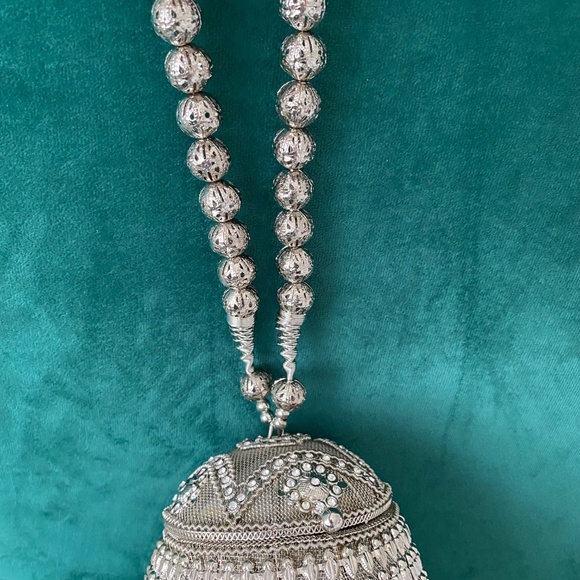 Unique Silver Indie Rhinestone Evening Bag - Picture 5 of 9